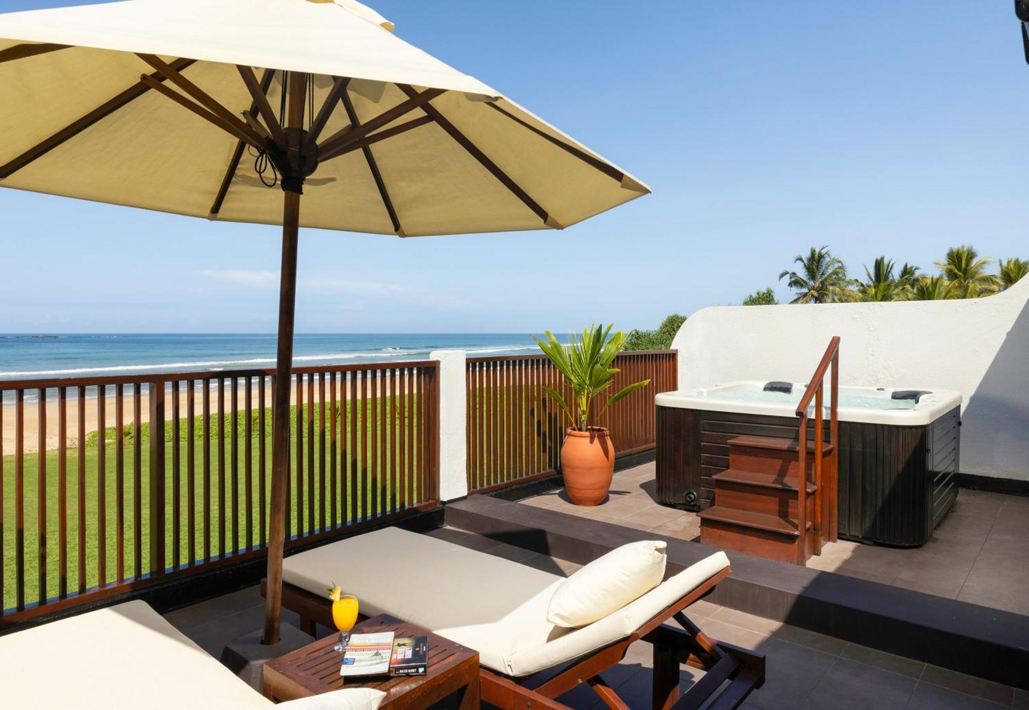 Ekho Surf Hotel Bentota Kültér fotó