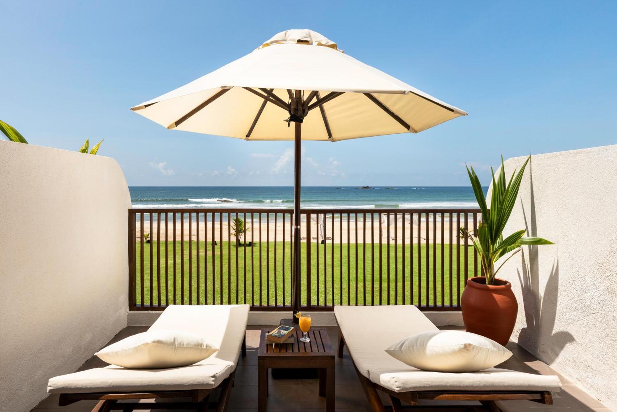 Ekho Surf Hotel Bentota Kültér fotó